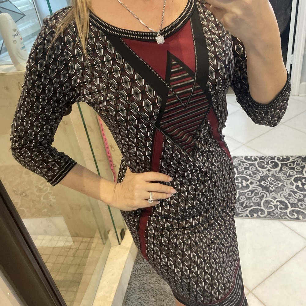 Max Studio Gray Red Wine Geometric Jersey Knit Shift Dress Small 3/4 Sleeve